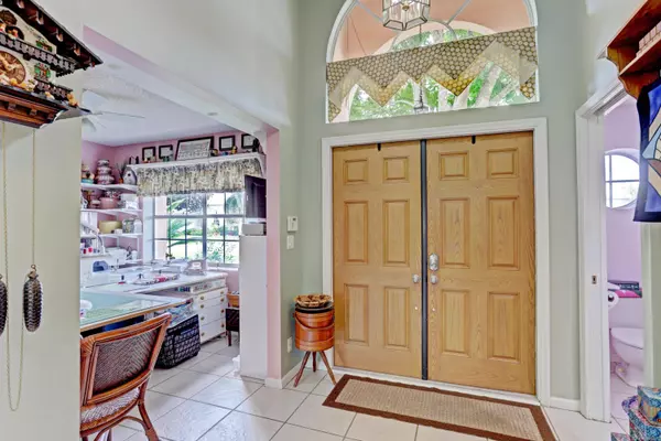 Tequesta, FL 33469,9117 SE Deerberry PL