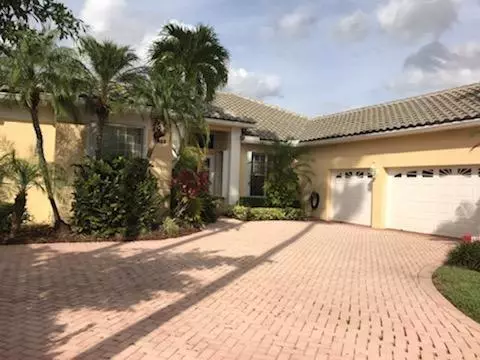 8933 Lakes BLVD, West Palm Beach, FL 33412