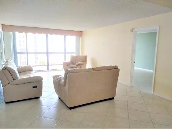 Riviera Beach, FL 33404,5380 N Ocean DR 8g