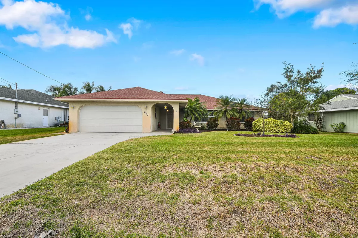 Port Saint Lucie, FL 34984,609 SE Whitmore DR