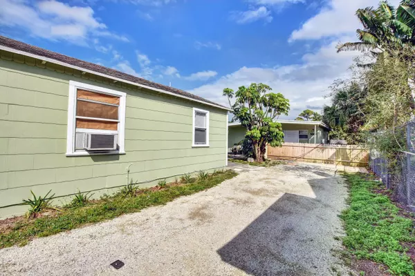 Lake Worth, FL 33461,100 Urquhart ST