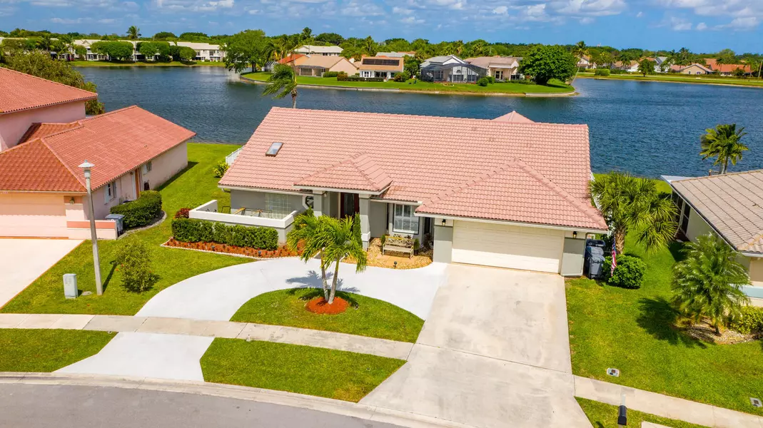 6671 Lake Loran WAY, Lake Worth, FL 33467