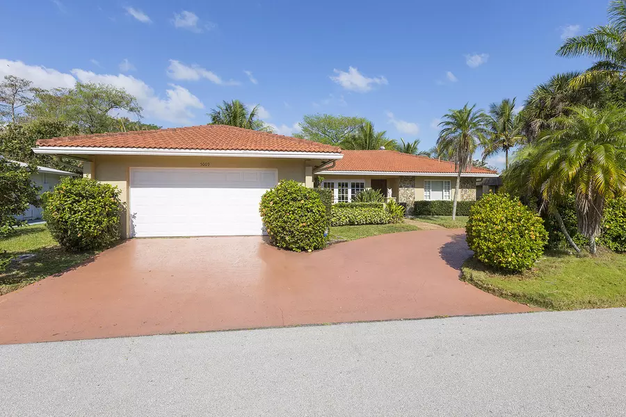 5009 N Travelers Palm LN, Tamarac, FL 33319