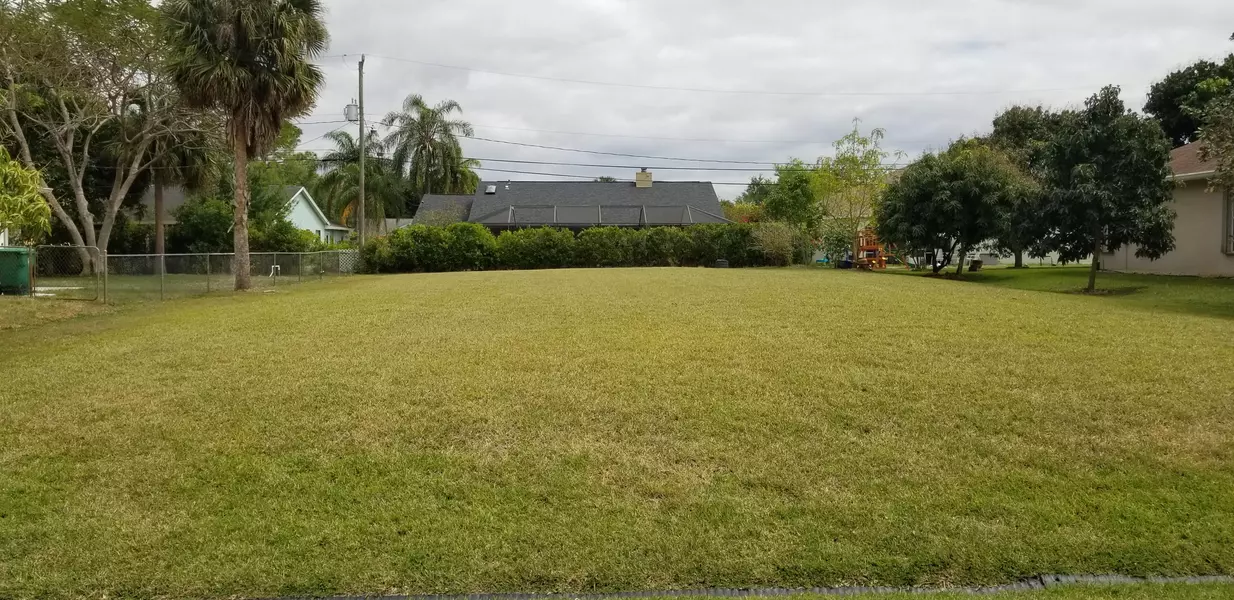 2577 SW Kenilworth ST, Port Saint Lucie, FL 34953