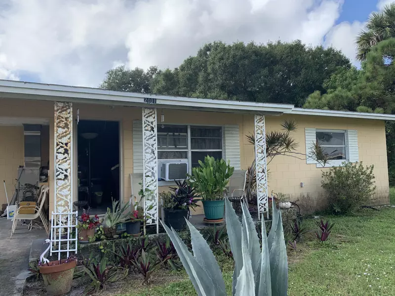 2401 Avenue O, Fort Pierce, FL 34950