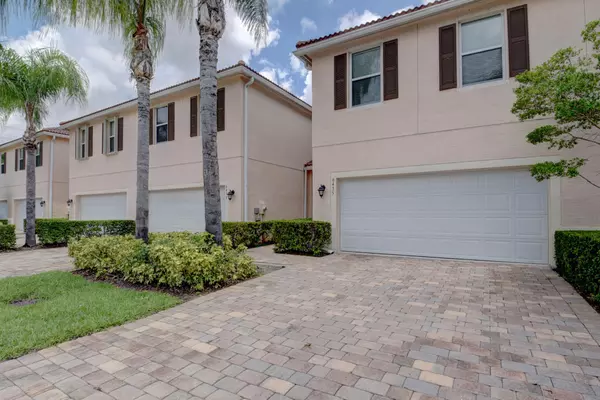 Lake Worth, FL 33463,6435 Azura Lake RD