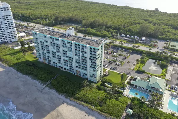 Jensen Beach, FL 34957,9940 S Ocean DR 303