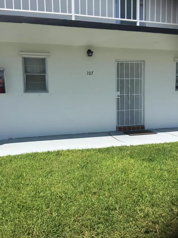 1113 Lake TER 107, Boynton Beach, FL 33426