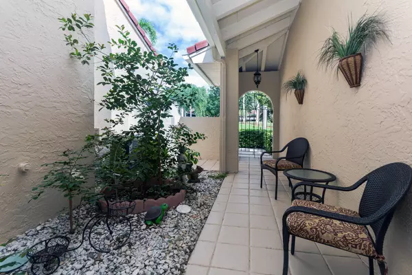 Palm Beach Gardens, FL 33418,727 Windermere WAY