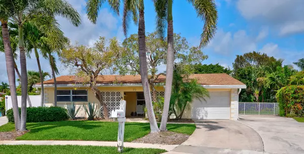 Tequesta, FL 33469,77 Holly CIR