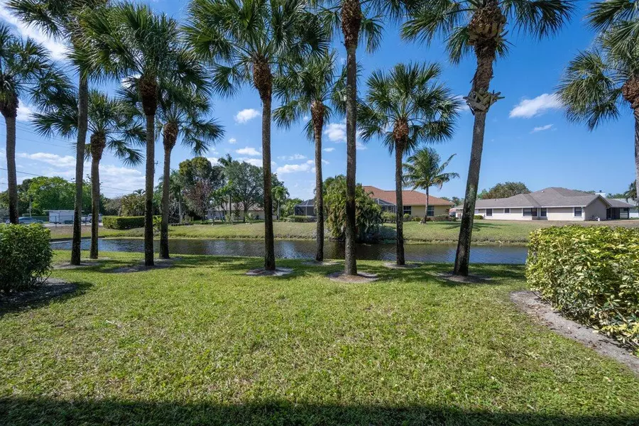 2020 Greenview Shores BLVD 105, Wellington, FL 33414