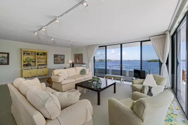 Palm Beach, FL 33480,2155 Ibis Isle RD 7