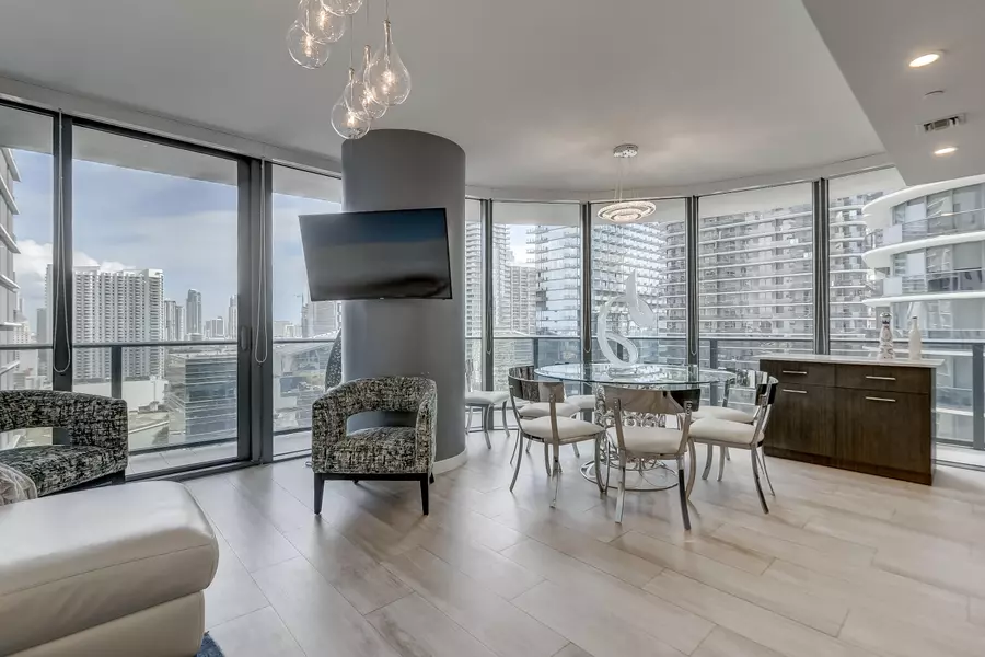 55 SW 9th ST 2201, Miami, FL 33130