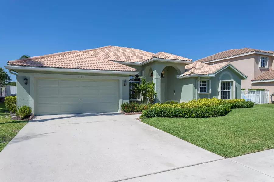 5625 Marseilles Port LN, Boynton Beach, FL 33472