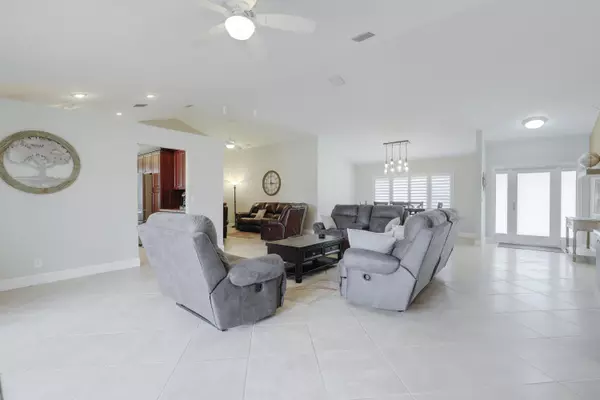 Boynton Beach, FL 33437,5999 Sunberry CIR