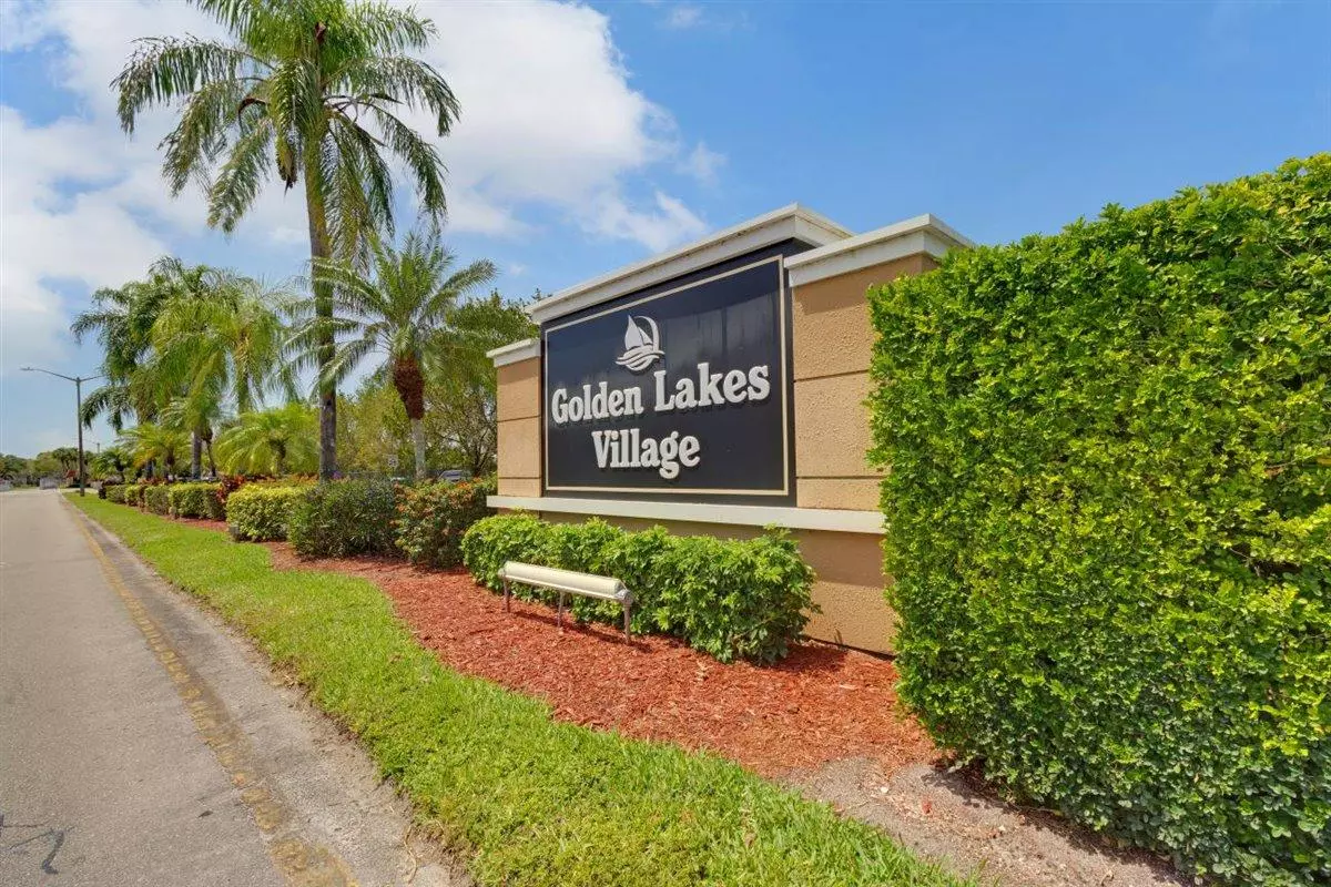 West Palm Beach, FL 33411,218 Lake Frances DR