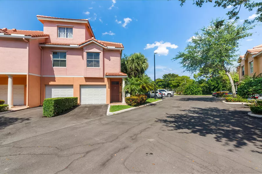 2018 Alta Meadows LN 409, Delray Beach, FL 33444