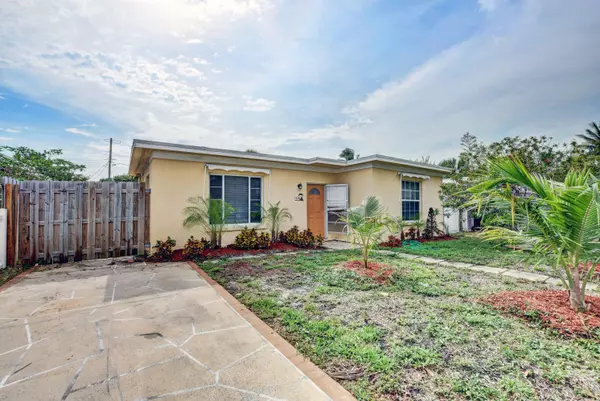 1226 N M ST, Lake Worth, FL 33460