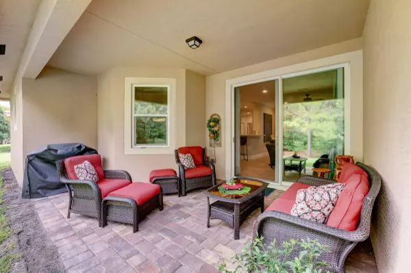 Stuart, FL 34997,1292 SE Conference CIR