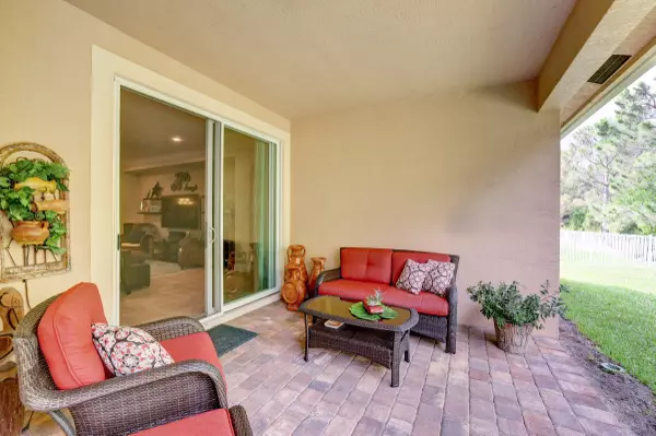 Stuart, FL 34997,1292 SE Conference CIR