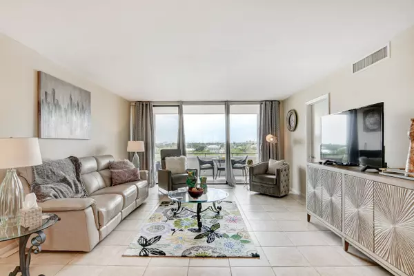 3589 S Ocean BLVD 510, South Palm Beach, FL 33480