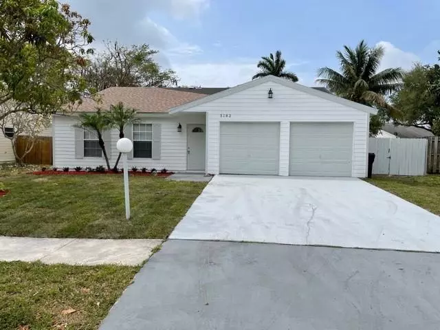 5182 S Canal CIR, Lake Worth, FL 33467