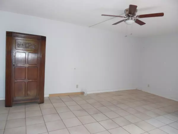 Greenacres, FL 33415,2180 White Pine CIR B