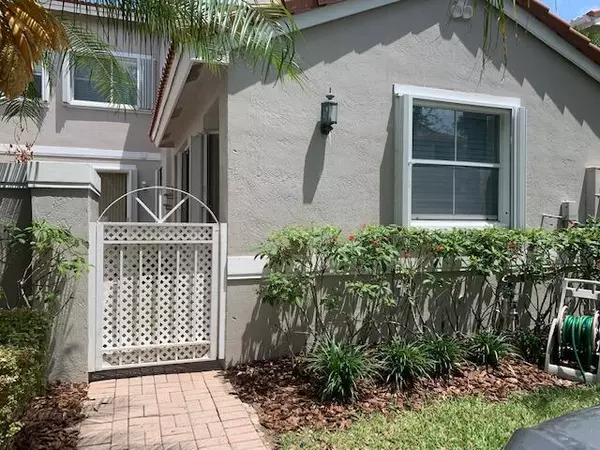 Hollywood, FL 33019,1135 Doveplum ST