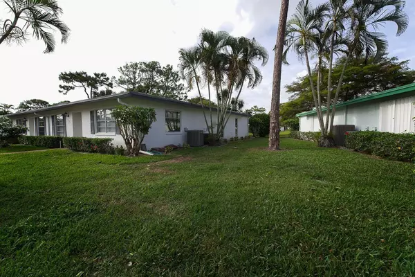 Delray Beach, FL 33484,5270 Poppy PL D