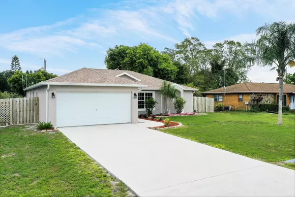 Port Saint Lucie, FL 34983,629 NE Lagoon LN