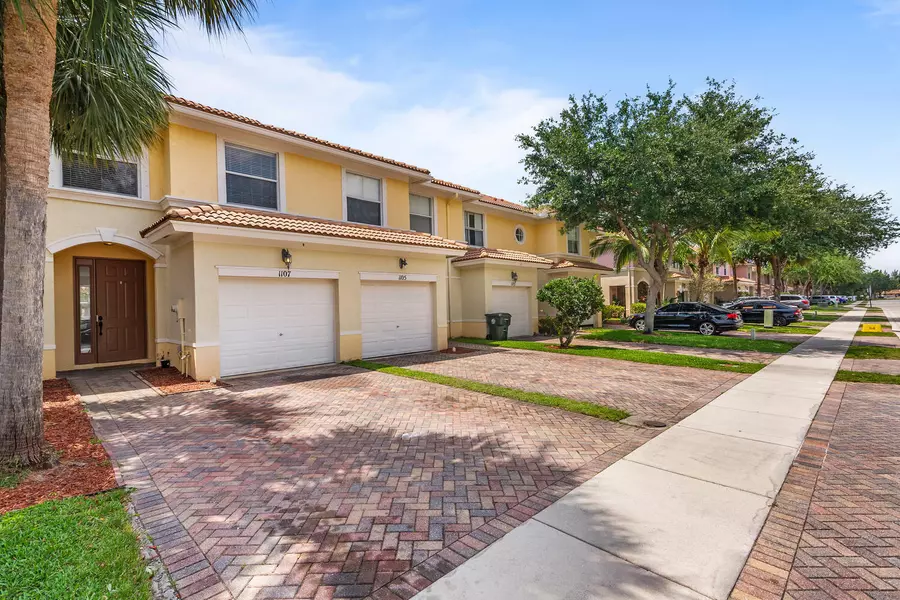 1107 Seminole Palms DR, Greenacres, FL 33463