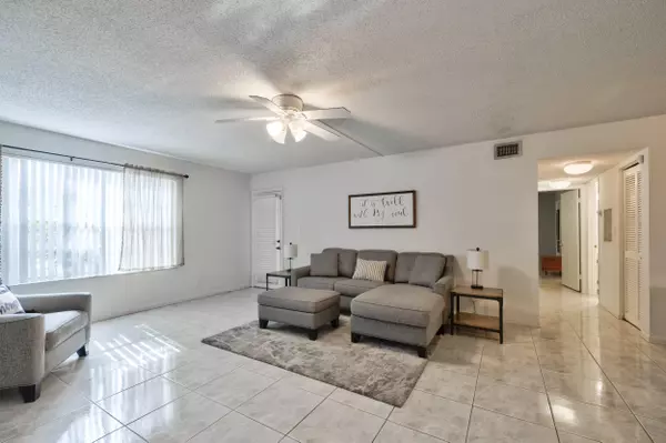 4610 W Mcnab RD B1, Pompano Beach, FL 33069