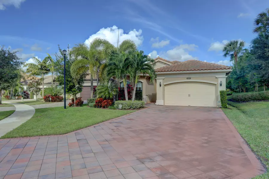 9451 Eden Roc CT, Delray Beach, FL 33446