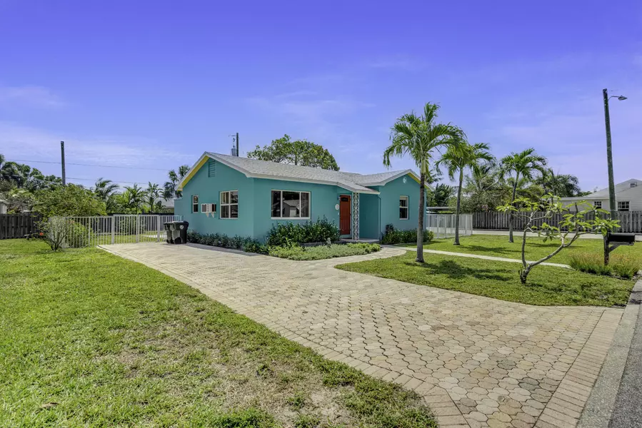 1302 N L ST, Lake Worth, FL 33460