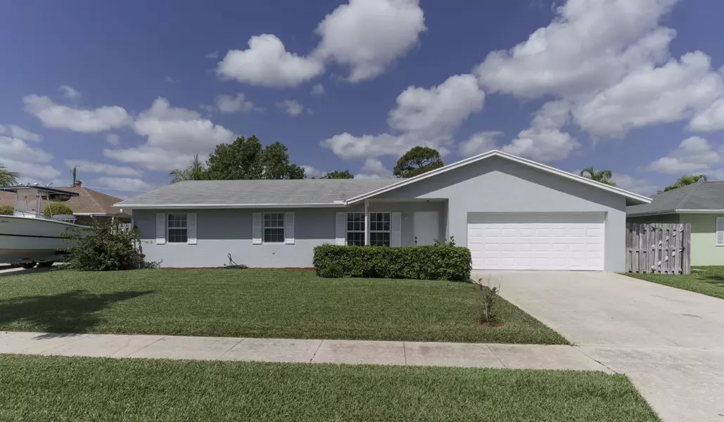 837 Palama WAY, Lantana, FL 33462