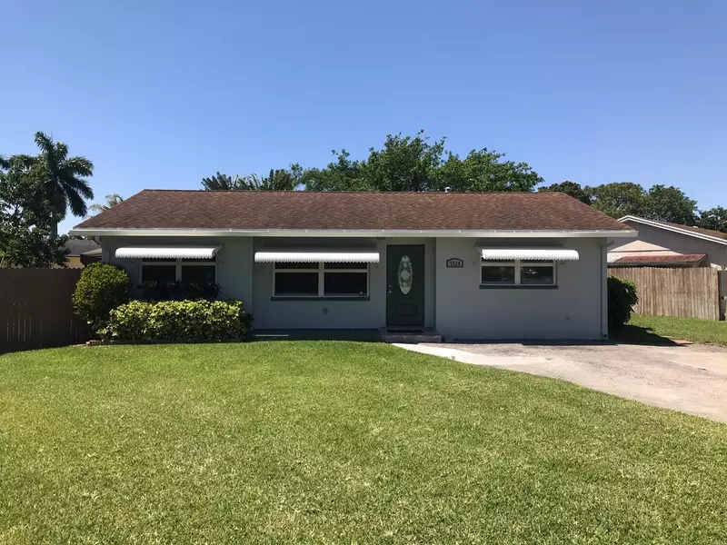 5520 S 35th CT, Greenacres, FL 33463