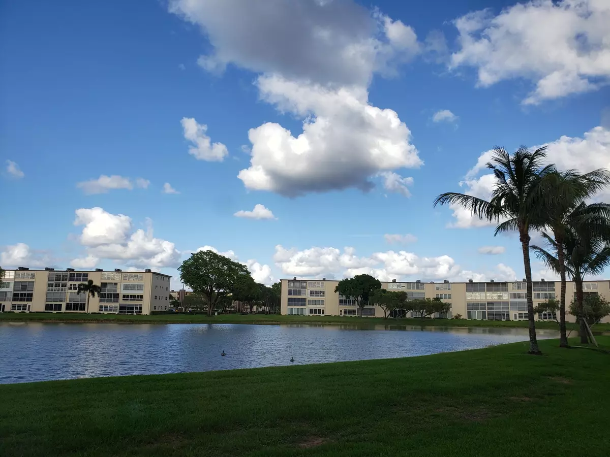 Boca Raton, FL 33434,1048 Yarmouth C