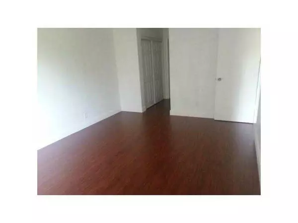 Pompano Beach, FL 33060,151 SE 6th AVE 11