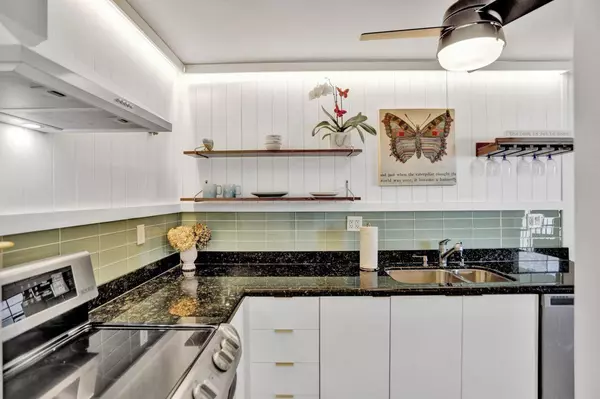 Boca Raton, FL 33432,4 Royal Palm WAY 5050