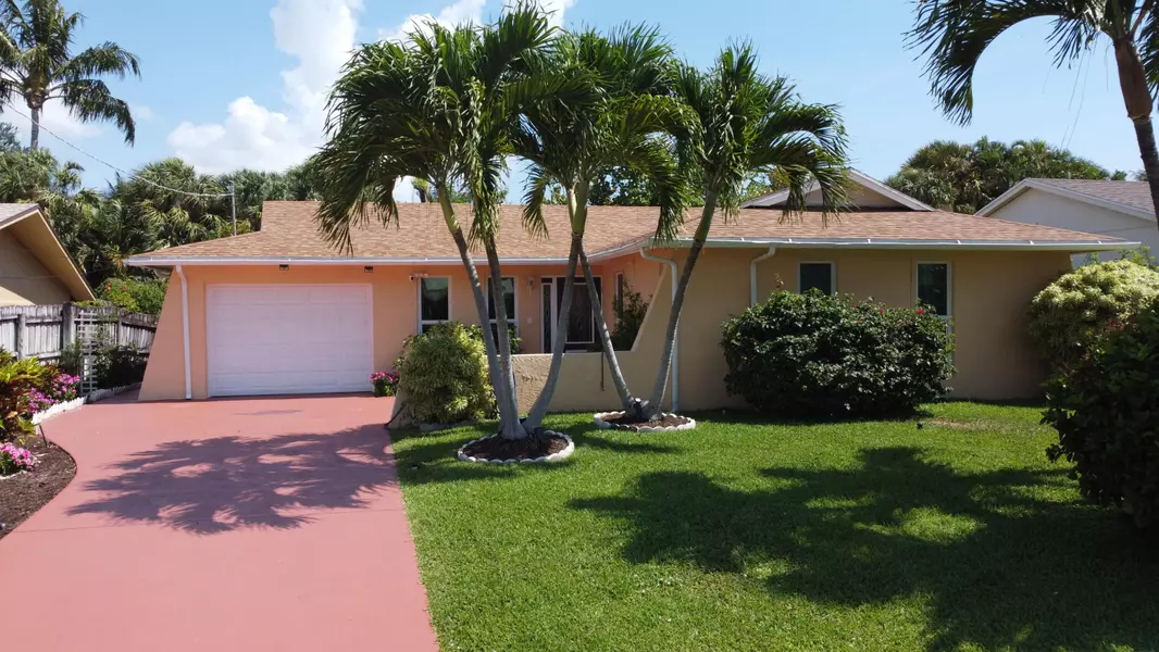 2043 N Waterway DR, North Palm Beach, FL 33408