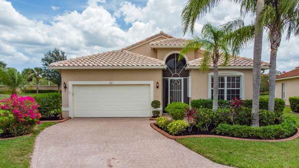 313 NW Seacrest CT, Port Saint Lucie, FL 34986