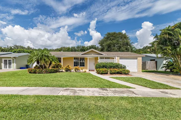 19156 SE Southgate DR, Tequesta, FL 33469