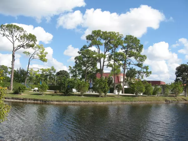 Lake Worth, FL 33467,332 Cape Cod CIR