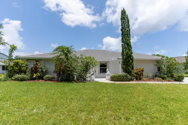 2098 NE Ginger TER, Jensen Beach, FL 34957