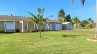 Port Saint Lucie, FL 34983,891 SE Seahouse DR