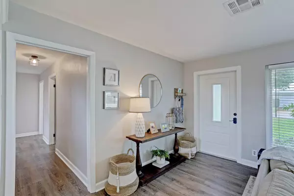 Lake Clarke Shores, FL 33406,1421 S Lake CT