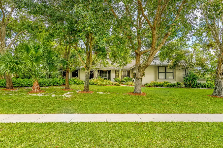 1435 Wood Dale TER, Wellington, FL 33414