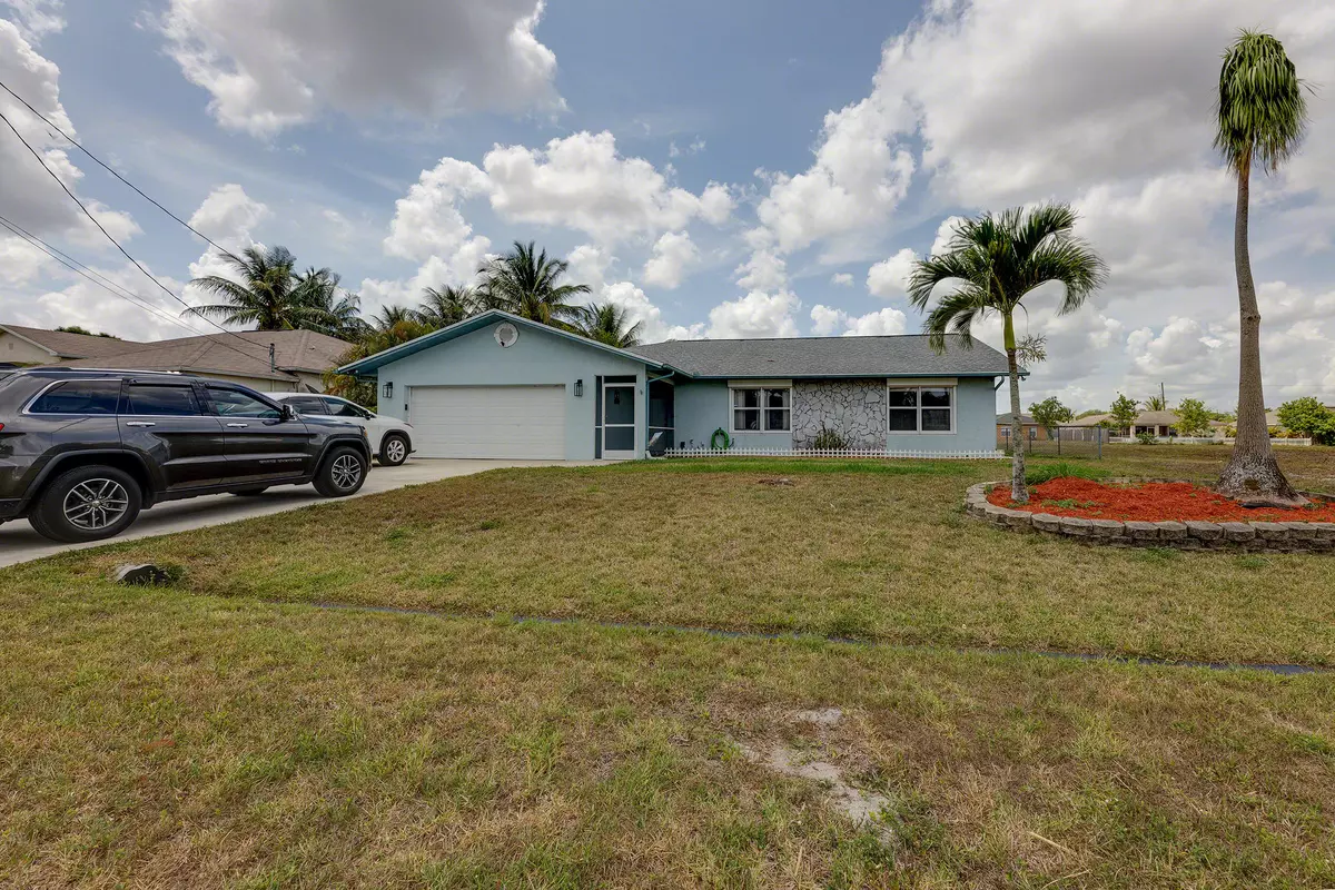 Port Saint Lucie, FL 34984,582 SW Carter AVE