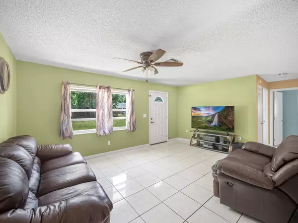 Fort Pierce, FL 34951,7402 Banyan ST