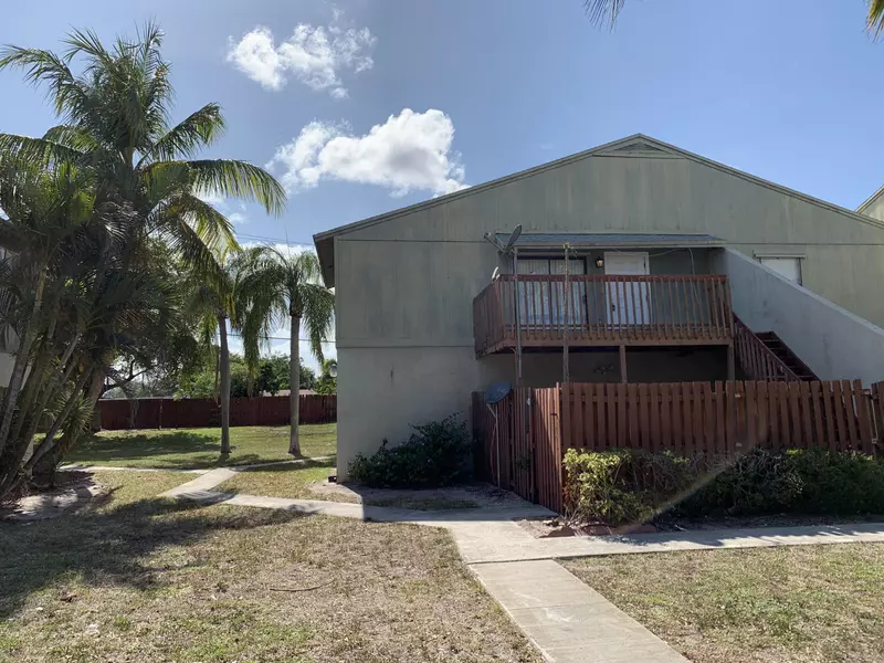 30 Crossings CIR G, Boynton Beach, FL 33435